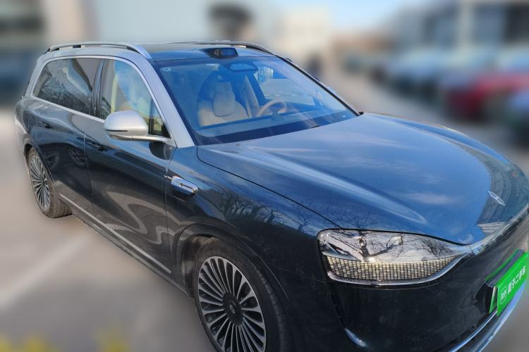 Used Hima AITO M9 2025 Extended-Range Ultra Version 52 kWh 6-Seater Front Right 45 Deg