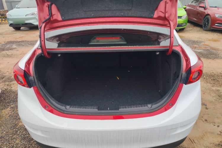 Used Mazda Mazda 3 Axela 2019 Cloud-Controlled Version Sedan 1.5L Automatic Luxury Trim China V Standard
