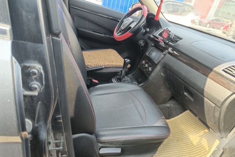 Used Dongfeng Fengon 360 2015 1.5L Manual Luxury 7-Seater China IV Standard
