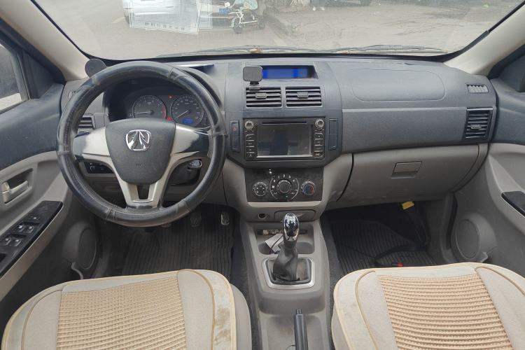 Used BAIC Weiwang M20 2014 1.5L practical type BJ415A Center Console