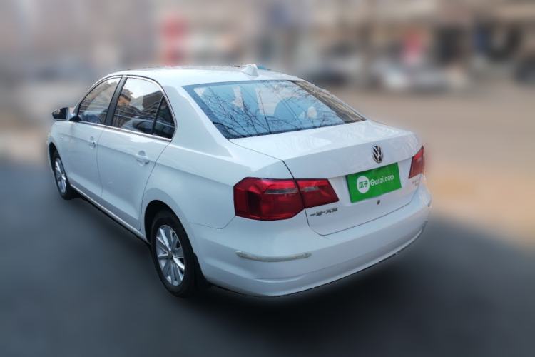 Used Volkswagen Jetta 2015 Value Edition 1.6L Manual Fashionable Style
