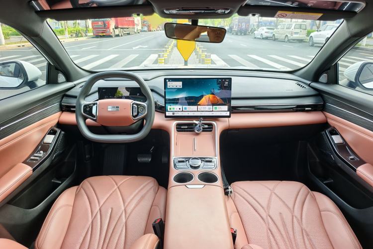 Used Geely Galaxy L6 2025 EM-i 140km Long-Range Version