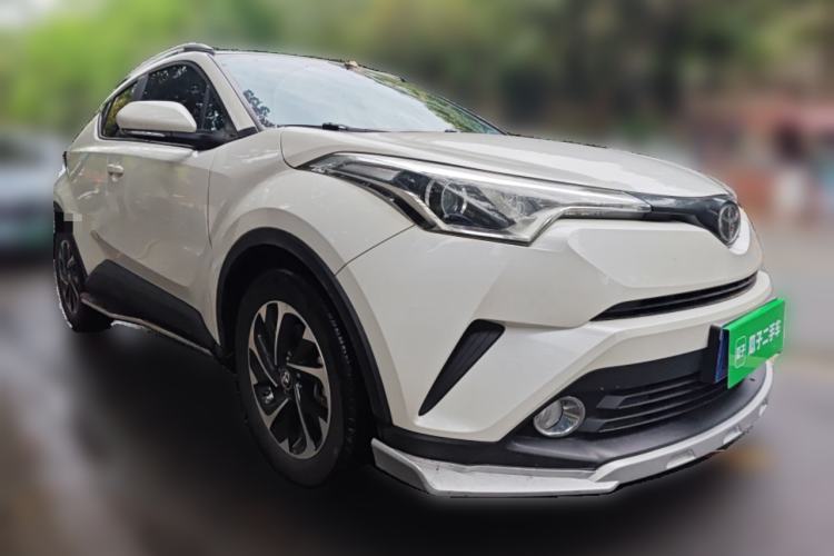 Used Toyota IZOA 2018 2.0L Yichi Edition China V Standard Front Right 45 Deg