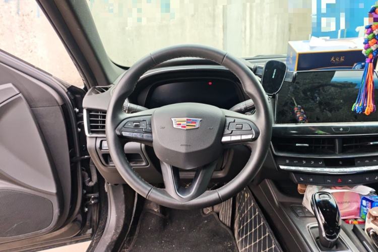Used Cadillac CT5 2023 28T Luxury Edition (Standard Version) Steering Wheel