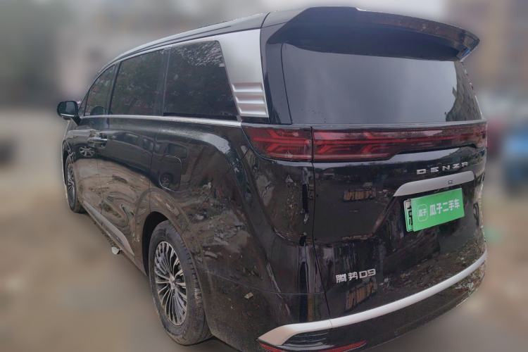 Used Denza D9 2024 DM-i 970 Luxury Model
