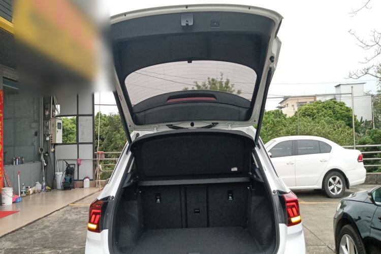 Used Volkswagen T-ROC 2022 280TSI DSG Two-Wheel Drive Comfort PLUS Trunk