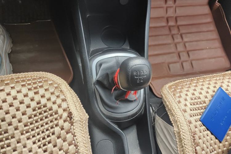 Used Kia K2 2015 Sedan 1.4L MT GLS Gear Lever