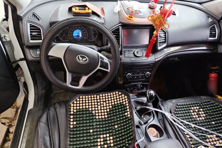 Used HYOSOW S6 2016 1.5T Manual Leading Model Center Console