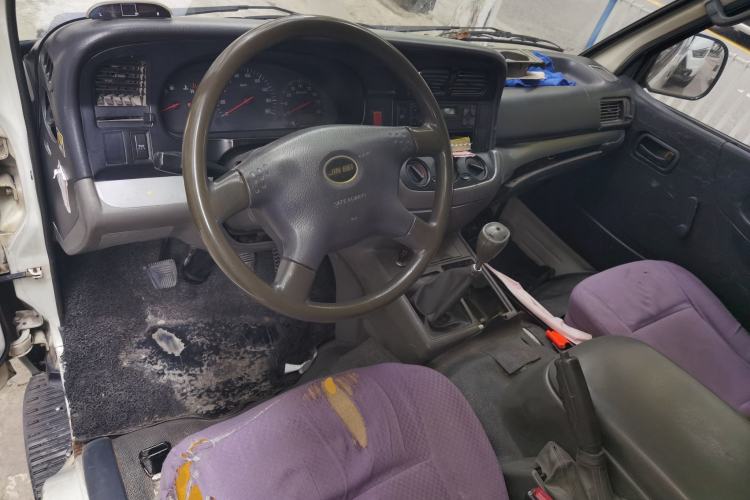 Used Jinbei Hiace 2011 2.0L 5th Generation Kuaiyunwang Standard Version 4G19 Center Console