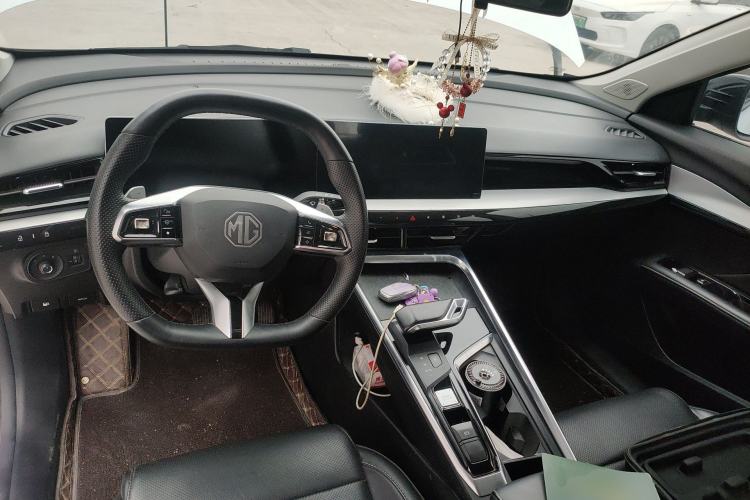 Used MG 5 Scorpio 2022 1.5T Luxury Edition Center Console