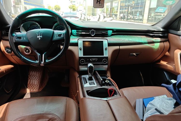 Used Maserati President 2015 3.0T Standard Model Center Console