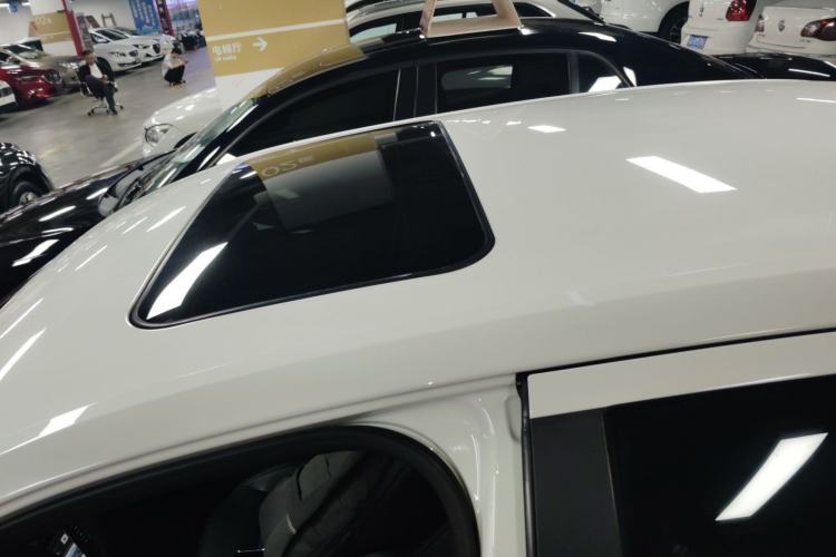 Used Volkswagen Lavida 2013 Restyled Classic 1.6L Manual Comfort Edition Roof