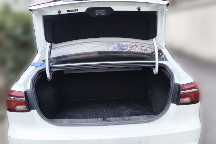 Used Roewe i6 2019 PLUS 20T TST 4G Connected Flagship Superb Edition