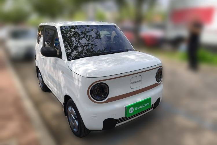 Used Geely Galaxy Panda 2024 Panda Mini 200km Endurance Bear Front Right 45 Deg