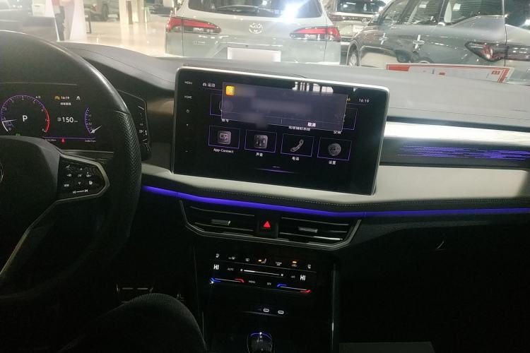 Used Volkswagen Tayron X 2023 380TSI Four-Wheel Drive Flagship Smart Edition Center Console