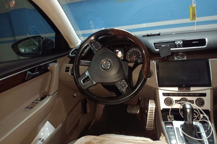 Used Volkswagen Magotan 2015 1.8TSI Prestige Model Steering Wheel