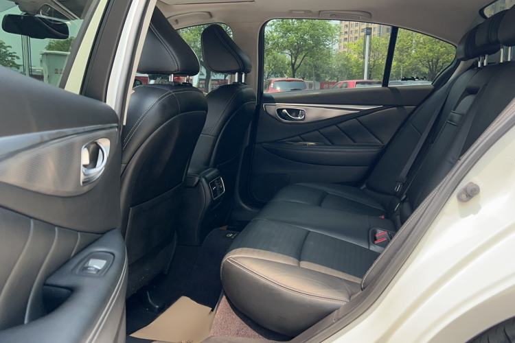 Used Infiniti Q50 2014 3.7L Luxury Sport Edition Interior 2