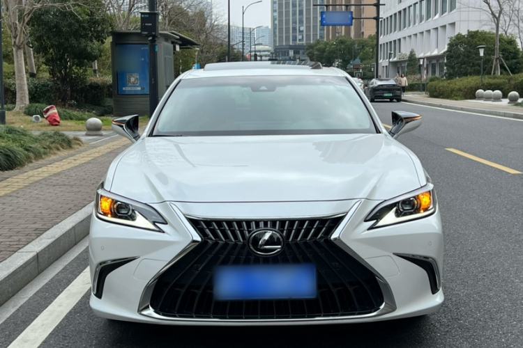 Used Lexus ES 2024 200 Premium Edition
