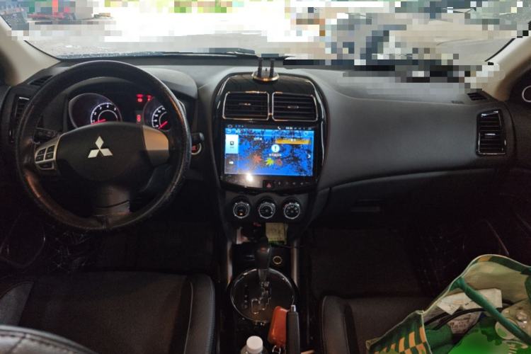 Used Mitsubishi ASX 2018 2.0L CVT Two-Wheel Drive Deluxe Edition Center Console