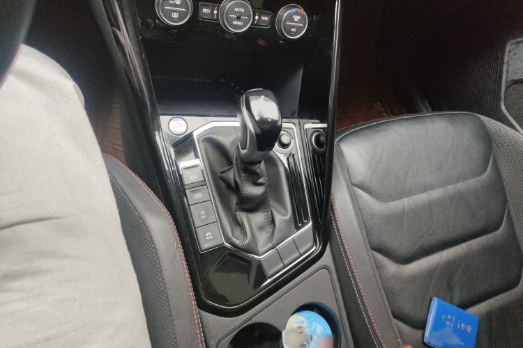 Used Volkswagen Tayron 2019 330TSI Two-Wheel Drive Luxury Model China VI Standard Gear Lever