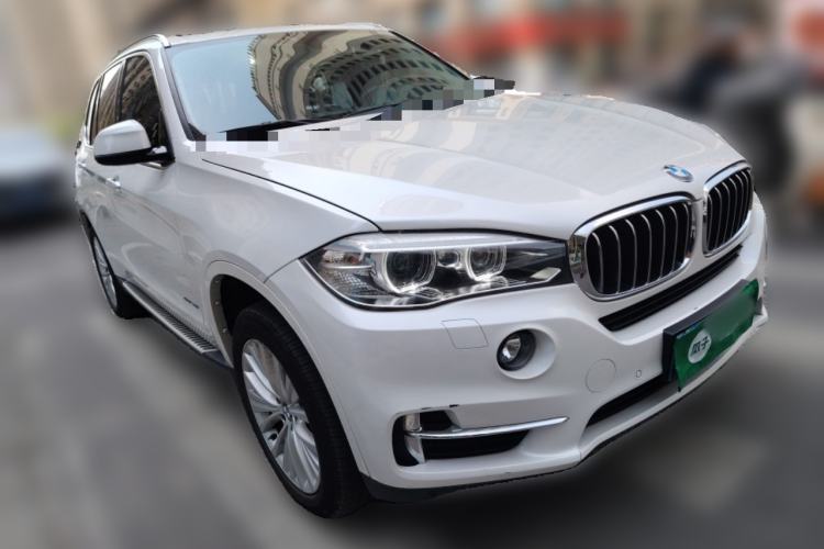 Used BMW X5 2017 xDrive28i Front Right 45 Deg