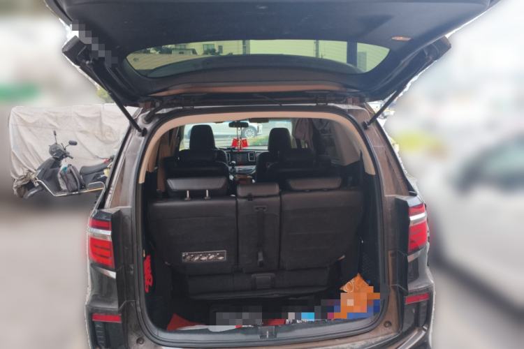 Used Honda Elysion 2016 2.4L Style Edition Trunk