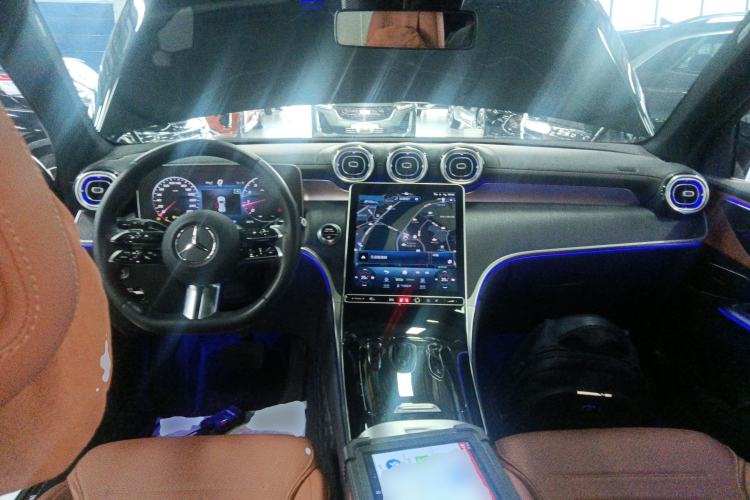 Used Mercedes-Benz GLC 2023 Facelift GLC 260 L 4MATIC Dynamic Version 5 Seats
