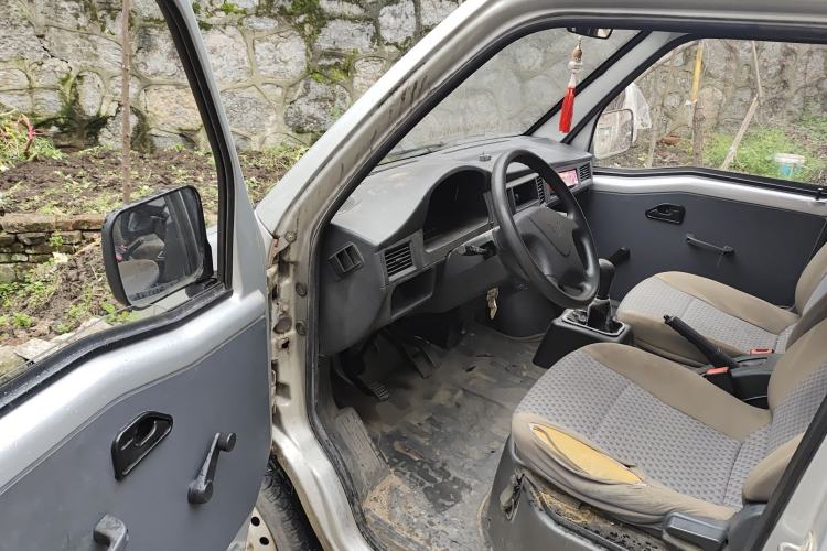 Used Wuling Zhiguang 2015 1.2L Practical LS-I Model
