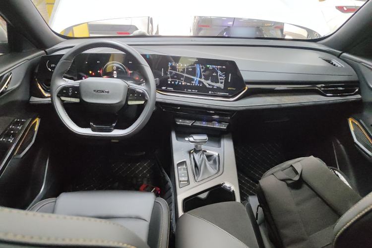 Used CHANGAN OSHAN X5 PLUS 2023 1.5T DCT Pioneer Edition Center Console