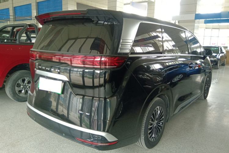 Used Denza D9 2024 DM-i 980 Four-Wheel Drive Prestige Model
