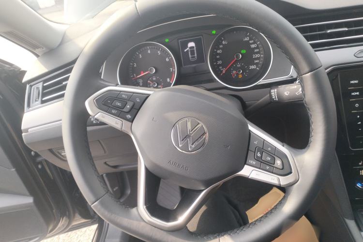 Used Volkswagen Magotan 2020 330TSI DSG Leading Model Steering Wheel