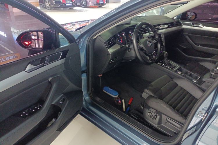 Used Volkswagen Variant 2018 380TSI Two-Wheel Drive Comfort Edition
