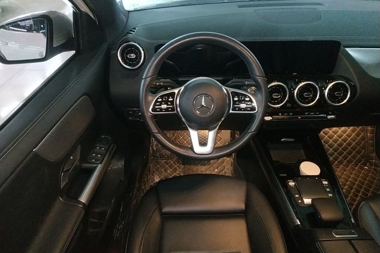 Used Mercedes-Benz GLA 2022 Second Facelift GLA 200 Steering Wheel