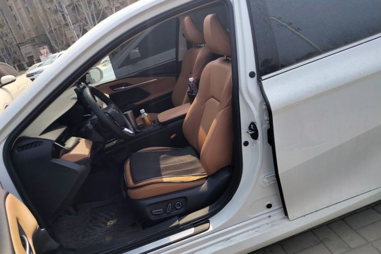 Used Toyota Camry 2024 Dual-Motor 2.0 HGVP Luxury Edition