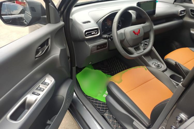 Used Wuling Hongguang New Energy 2024 All-Electric Model 300KM Standard Version Driver Seat