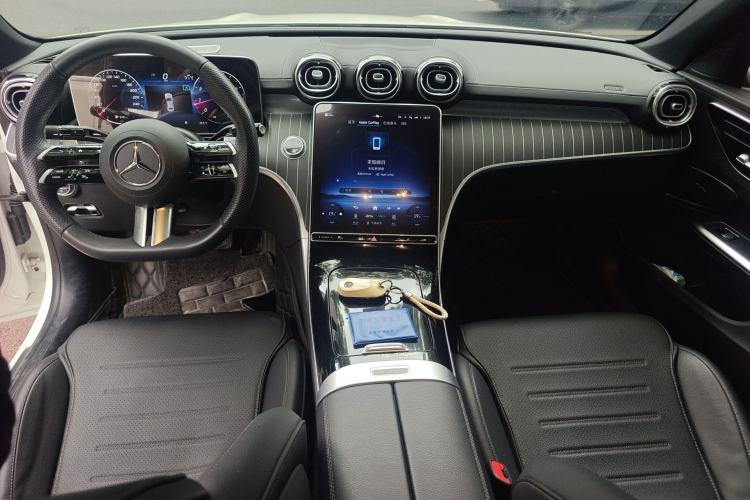 Used Mercedes-Benz C-Class 2023 Facelift C 260 L Center Console