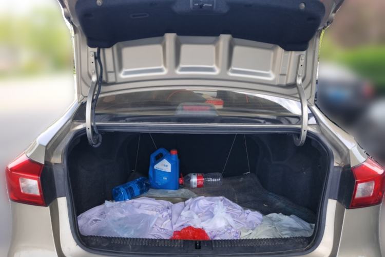 Used Roewe 360 2016 1.5L Manual Smart Screen Version Trunk