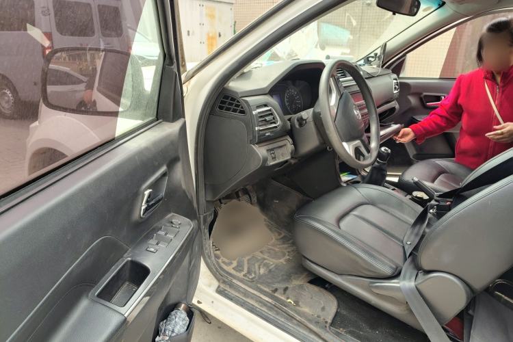 Used Great Wall Wingle 5 2017 2.4L European Version Gasoline Two-Wheel Drive Entry-Level Big Double Cab 4G69S4N Driver Seat