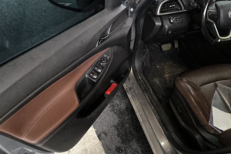 Used Buick GL6 2019 18T 6-Seater Connected Luxury Version China V Standard
