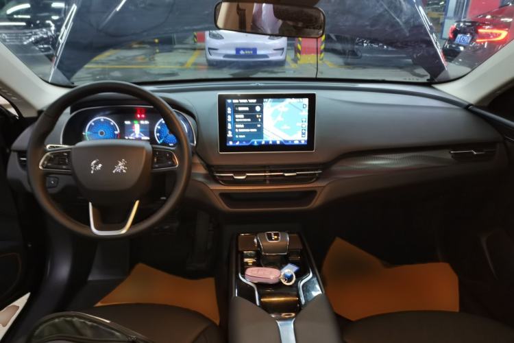 Used Hongqi E-QM5 2022 431 km Charge & Enjoy Edition
