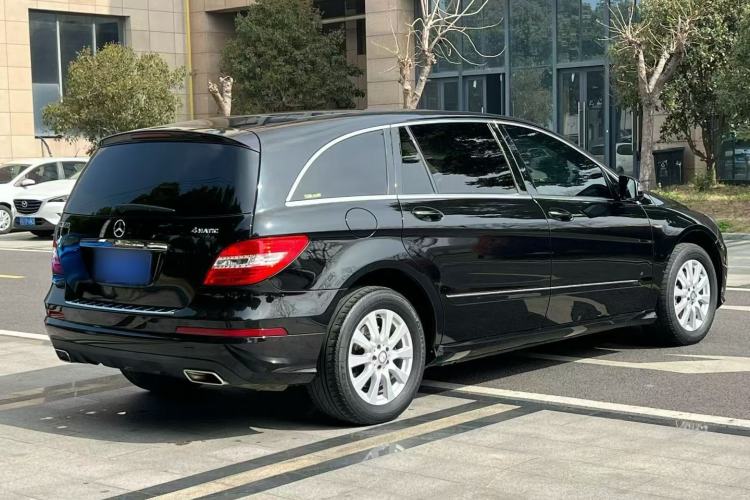 Used Mercedes-Benz R-Class 2017 R 320 4MATIC Business Edition Prestige Model
