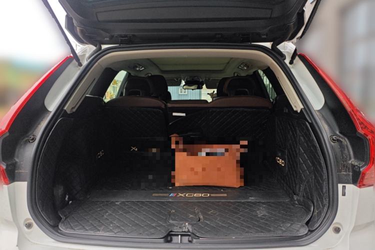 Used Volvo XC60 2019 T5 4x4 Smart Edition China V Standard