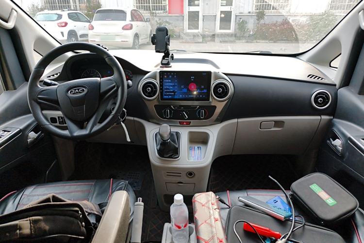 Used JAC Refine M3 2019 1.8L 5-Seater Express Edition Center Console