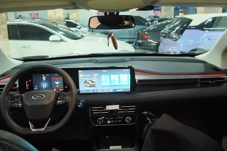 Used Ford Edge 2021 PLUS EcoBoost 245 Two-Wheel-Drive Platinum Edition 5 Seats
