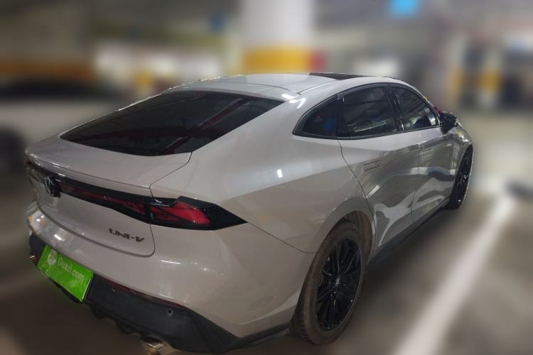 Used CHANGAN UNI-V 2022 1.5T Prestige Version
