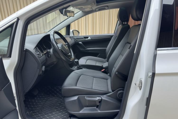 Used Volkswagen Golf Sportsvan 2018 230TSI Automatic Trend Edition
