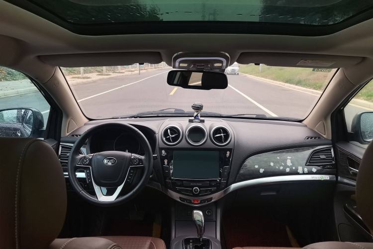 Used BYD S7 2015 2.0T Automatic Prestige Model
