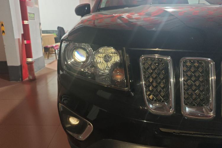 Used Jeep Compass 2014 2.4L Four-Wheel Drive Serpentine Collection Edition Right Front Headlight