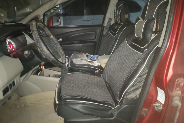 Used Venucia R50 2015 1.6L Manual Fashion Edition Left Front Seat