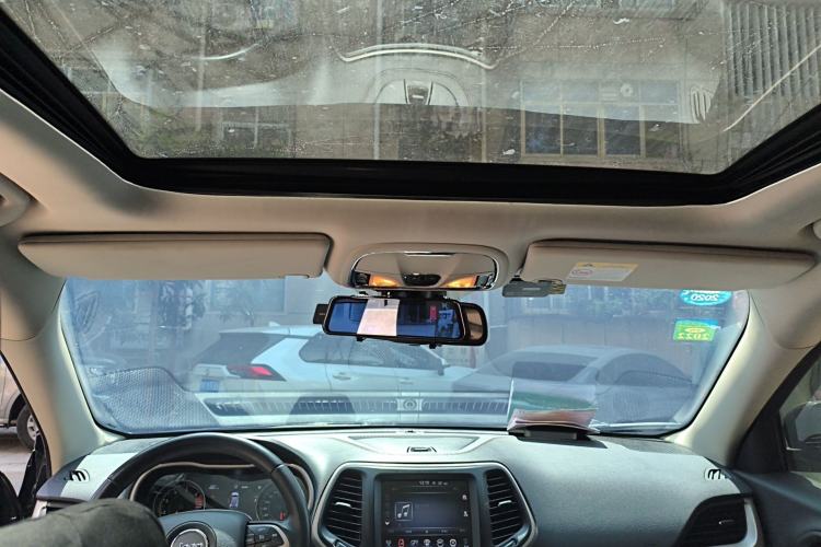 Used Jeep Cherokee 2017 2.0L Superior Edition
